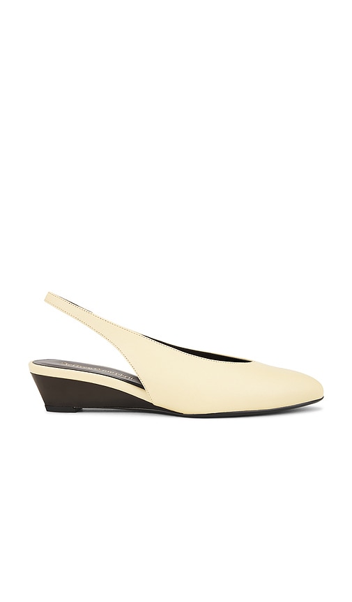 Snoop Pump in Lemon. - size 10 (also in 6, 6.5, 7, 7.5, 8, 8.5, 9, 9.5) - Jeffrey Campbell - Modalova