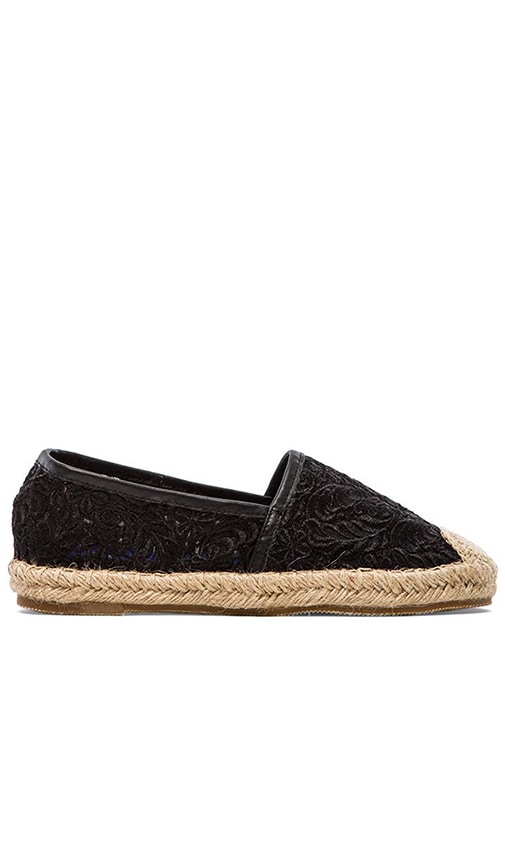 Nia Flat