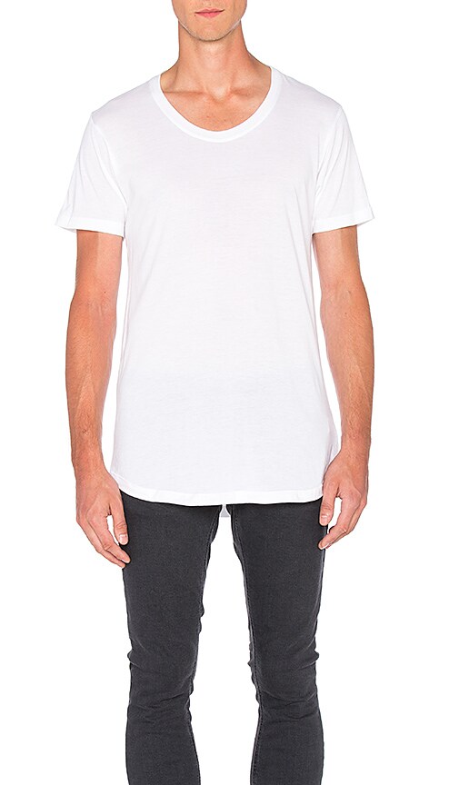 Curve U-Neck