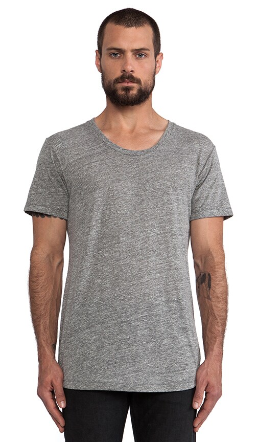 Curve U-Neck