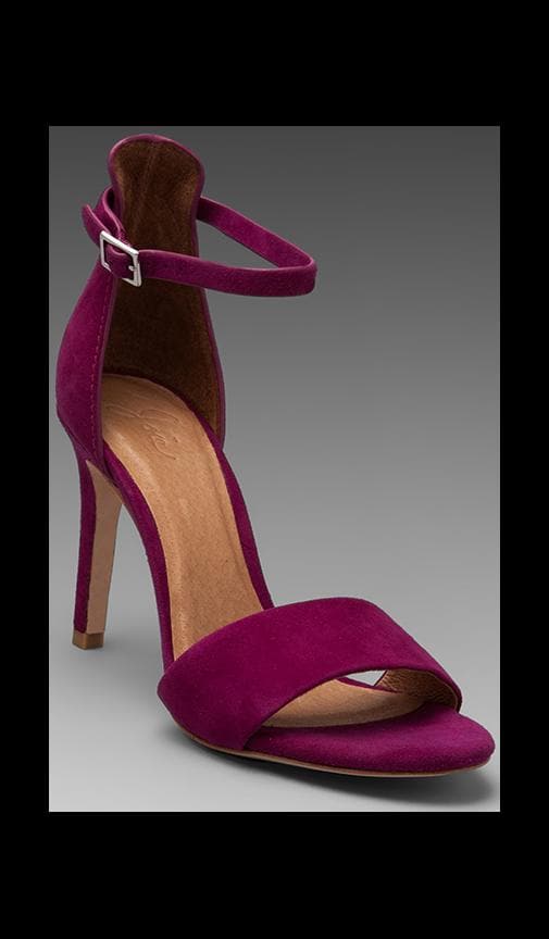 Jaclyn Sandal