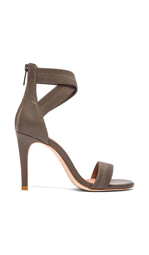 Elaine Heel
