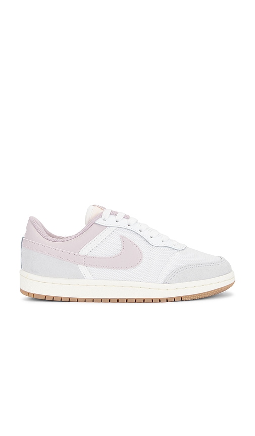 Jordan Air Jordan Skyline Low Sneaker in White. - size 10 (also in 10.5, 11, 7, 8.5, 9.5)