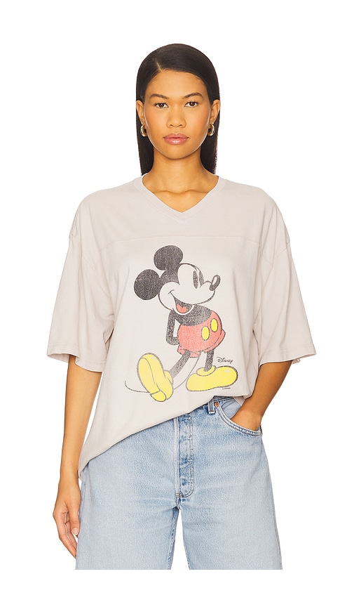 Mickey 28 V-Neck Tee in Brown. - size L/XL (also in S/M) - Junk Food - Modalova