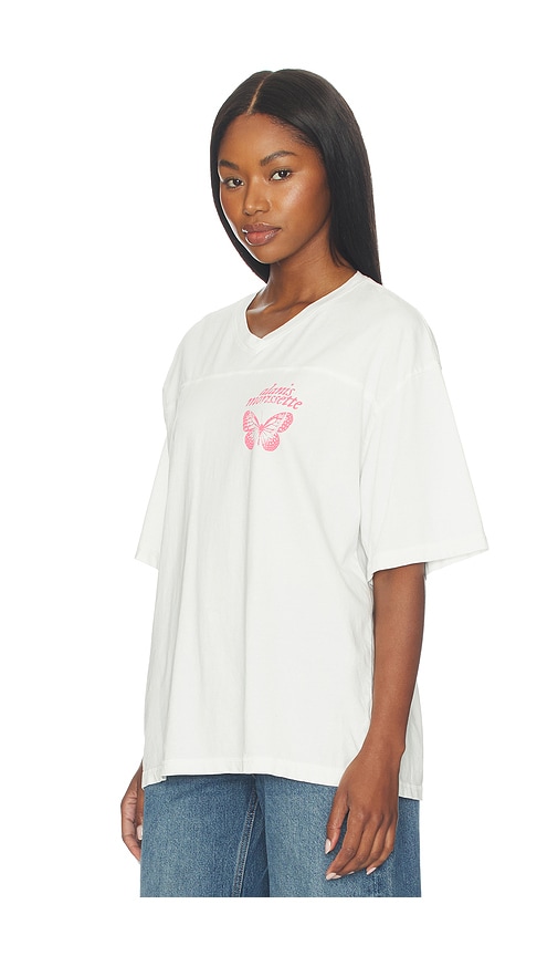  Junk Food Graphic T-shirt Mit V-ausschnitt Can You Feel It The V-neck Hockey Tee In White. Größe S/m. Also In L/xl. 