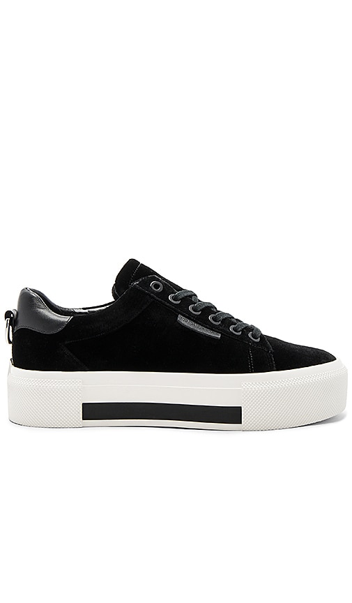 KENDALL + KYLIE Tyler Sneaker in Black 