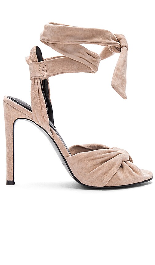 Delilah Heel