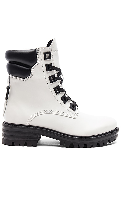 Kendall kylie 2025 white boots