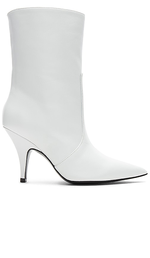 KENDALL + KYLIE Calie Bootie in White | REVOLVE