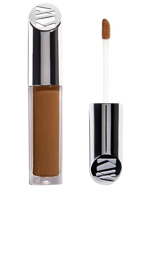 Invisible Touch Concealer in D330.