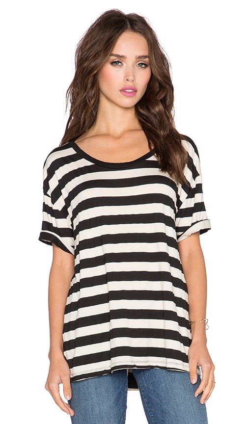 Kiss Me Tee