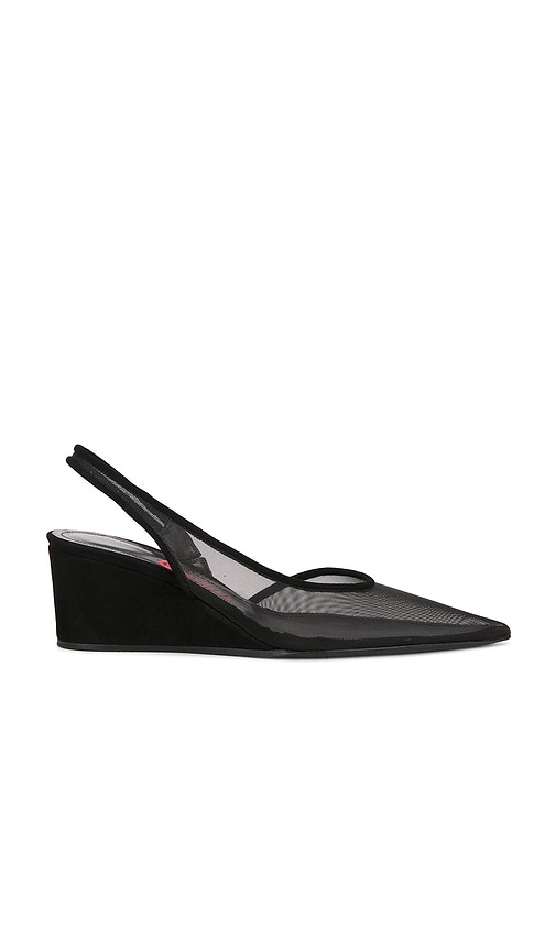 Lucasheva Ilaria Pump