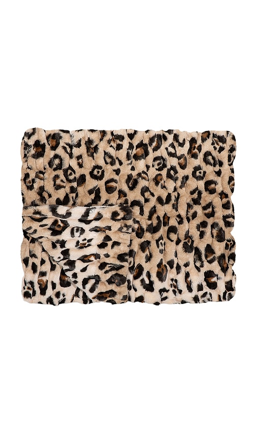Lola Blankets Pet Blanket in Multi.