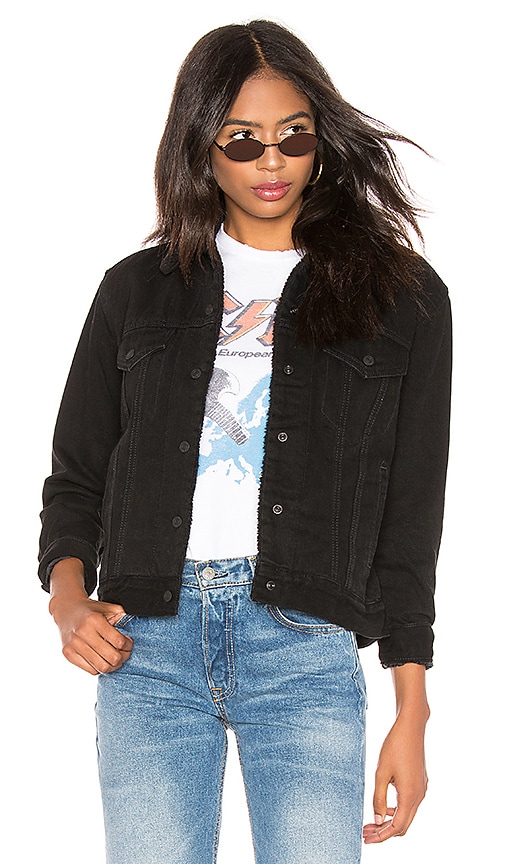 levi's boyfriend sherpa trucker jacket