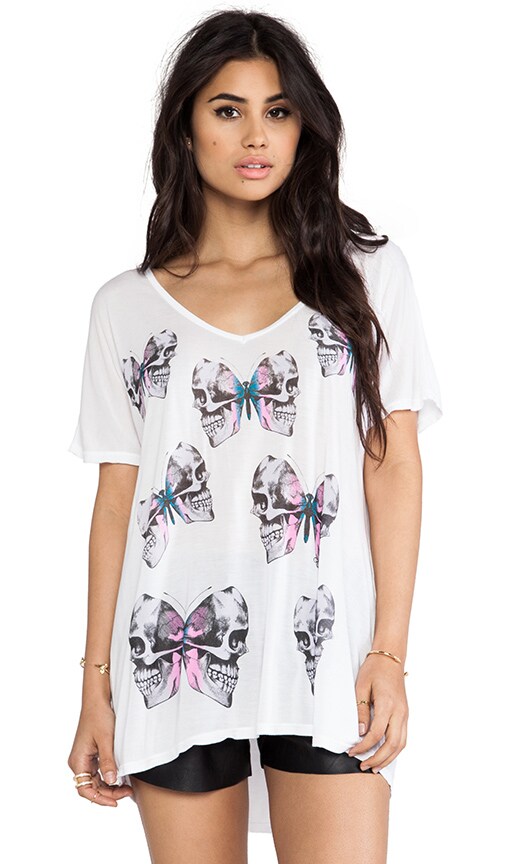 April Color Mini Skull Butterfly V-Neck Tee
