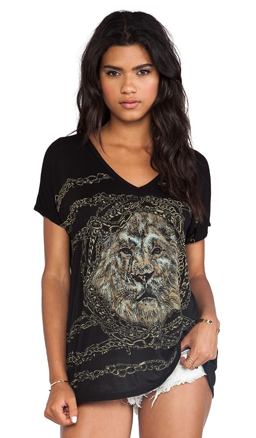 April Chain Lion Oversized V Neck Tee