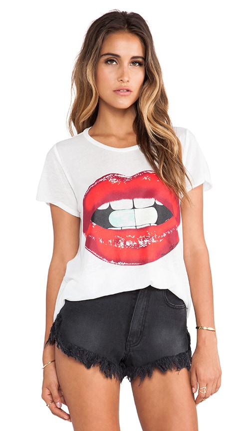 Edda Pill Lip Tee
