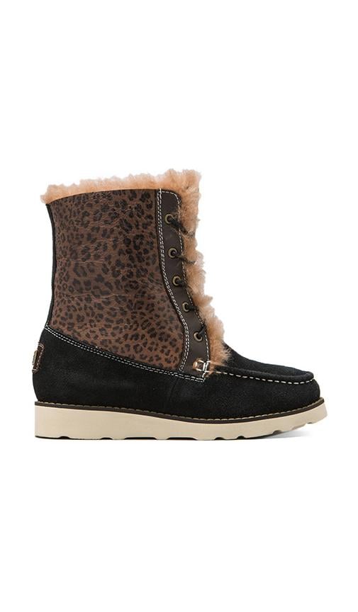 Australia Luxe Collective Chukka Boot with Sheepskin in Black