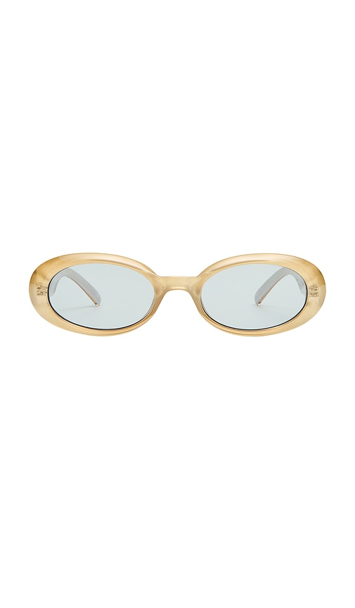 Work It! Sunglasses in Cream.