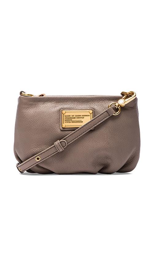 Kort levetid Alfabet Tangle Marc by Marc Jacobs Classic Q Percy in Cement | REVOLVE