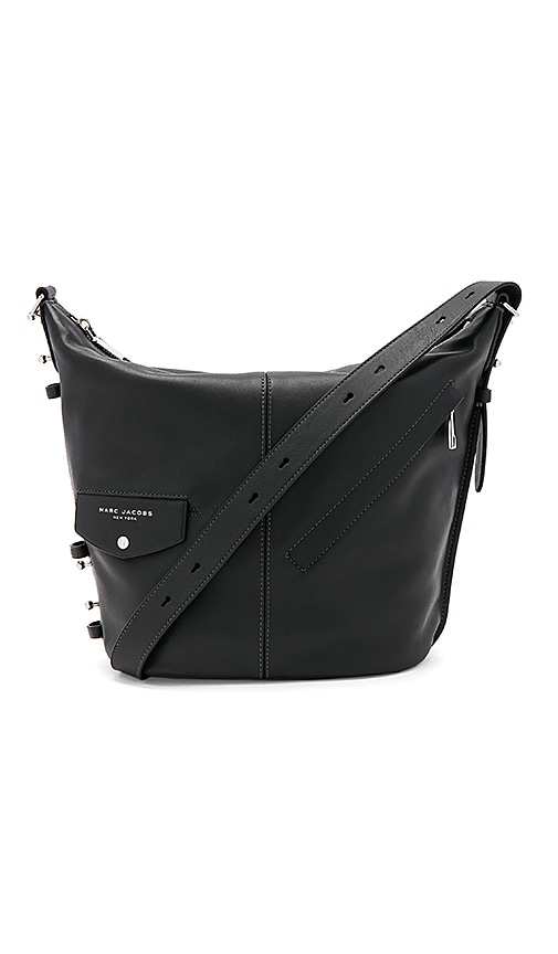 marc jacobs sling bag black