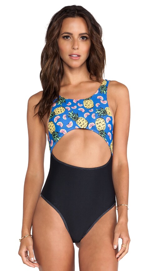 Sascha One Piece