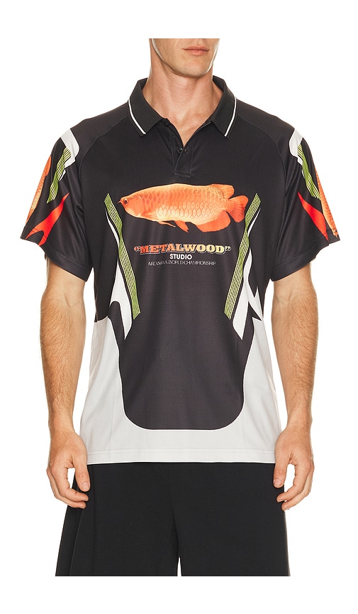 Metalwood Studio Arowana Sport Polo en Black. Taille L. Also en S, M, XL/1X.