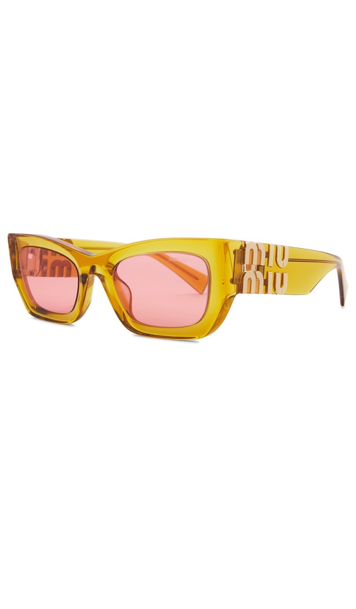 Shop Miu Miu Rectangle Sunglasses In 橙色
