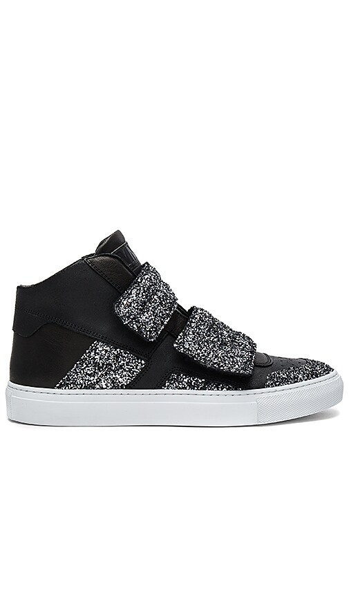 Hi Top Sneaker