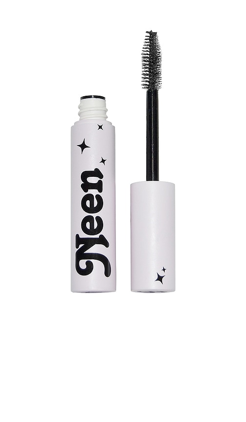 Pretty Extra Mascara in Black.