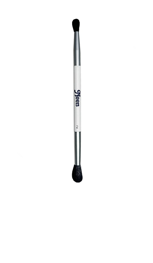 Duo Fluffy Eyeshadow Brush in Beauty: NA.
