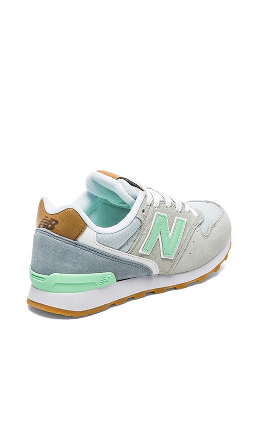 New Balance 696 Sneaker in Grey \u0026 Green 