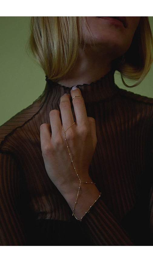  Naiia Handkette Lola In Metallic Gold. 