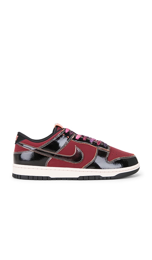 Nike Dunk Low Se Basketball Sneaker