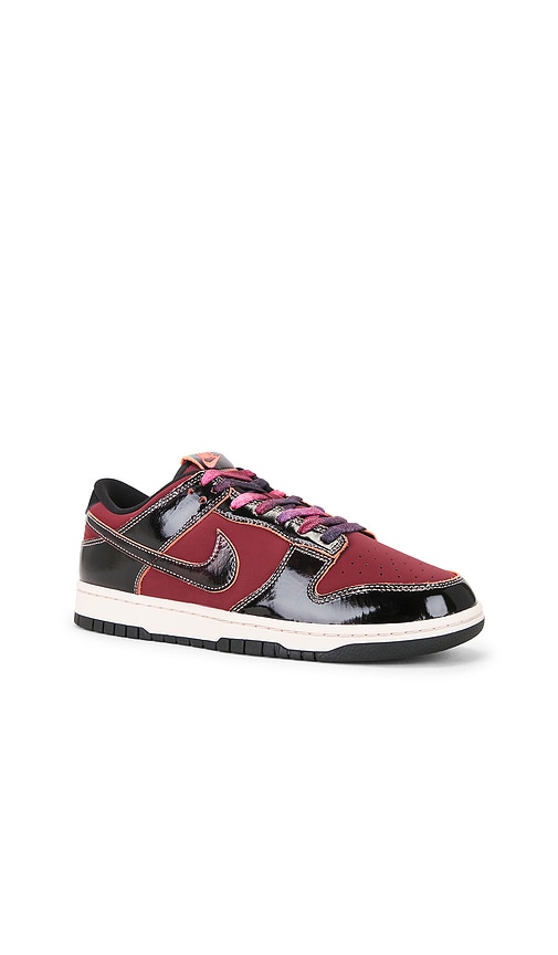 Nike Dunk Low Se Basketball Sneaker