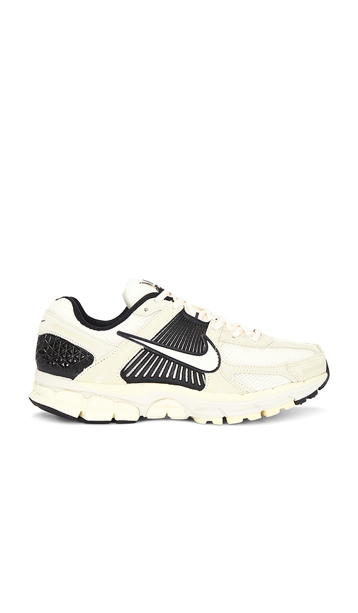 Zoom Vomero 5 Sneakers in Yellow. - size M14 (also in M10 / W11.5, M10.5 / W12, M11 / W12.5, M11.5 / W13, M13, M8 / W9.5, M8.5 / W10, M9 / W10.5,