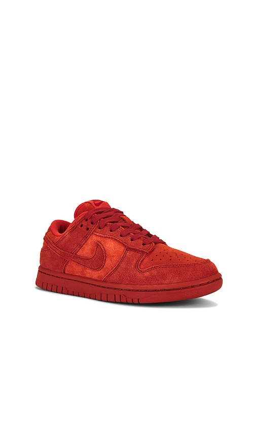 Nike Dunk Low Se Sneaker In Picante Red & Dragon Red