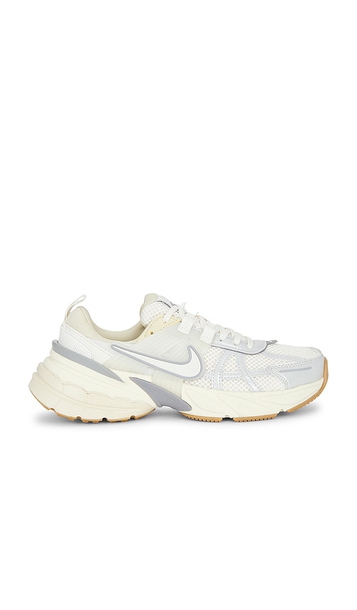V2k Run Sneaker in White. - size 11 (also in 6, 6.5, 7.5, 8, 8.5, 9, 9.5) - Nike - Modalova