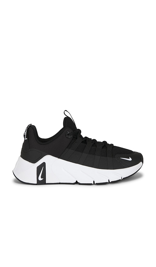 Nike Free Metcon 7 Sneaker in Black & White. - size 5 (also in 10, 10.5, 11, 5.5, 6, 6.5, 7, 7.5, 8, 8.5, 9, 9.5)