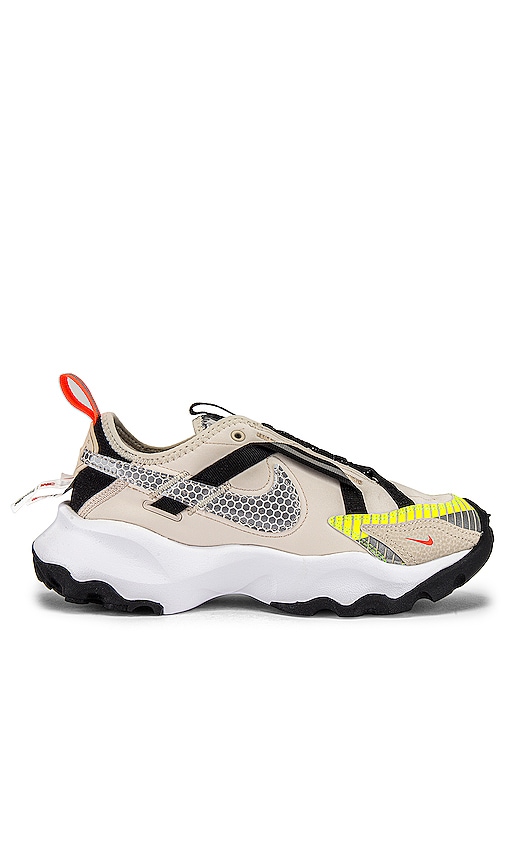 Nike TC 7900 LX Sneaker in Light Orewood Brown, Reflect Silver, Black, Hyper Crimson & White