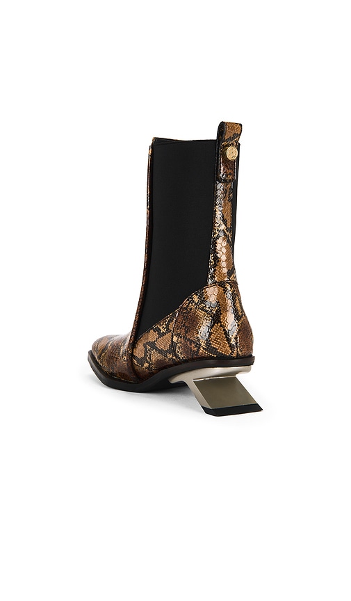  Nora Lozza Chelsea Boot In Brown. Size 6. Also In 7, 8. 