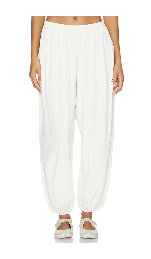 NikeSKIMS PANTALON HAREM  en Ivory. Taille S. Also en XS, M, L, XL.
