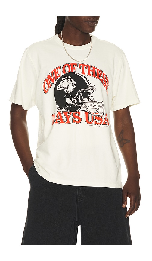 ONE OF THESE DAYS T-SHIRT DAYS en Ivory. Taille S. Also en M, L, XL/1X, XXL/2X.