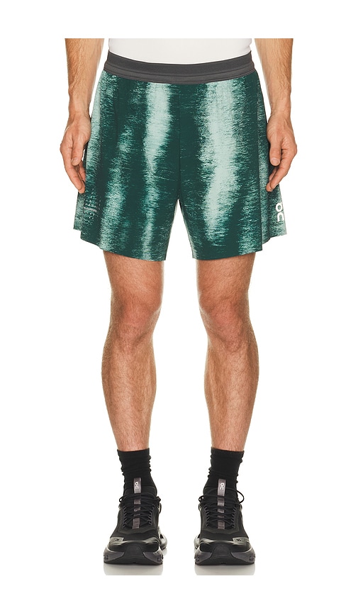 On SHORT PERFORMANCE en Green. Taille XL/1X. Also en M, L.