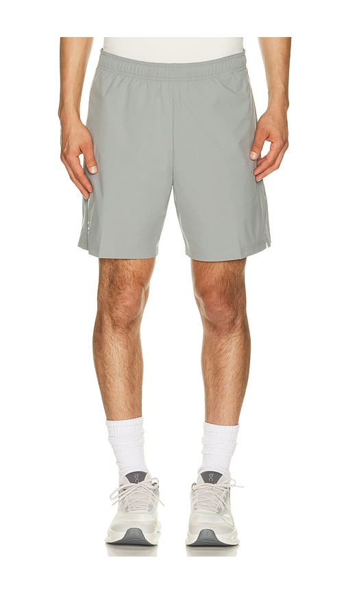 On SHORT CORE en Grey. Taille S. Also en XS, M, L, XL/1X, XXL/2X.