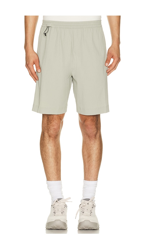On SHORT COURTSODE en Tan. Taille M. Also en XS, S, L, XL/1X, XXL/2X.