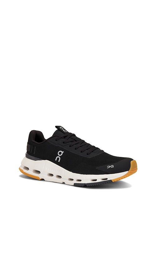 On Cloudnova Form 2 In 블랙 & 아이보리