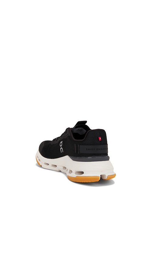  On Sneakers Cloudnova Form 2 In Black. Größe 7.5. Also In 7, 8, 8.5, 9, 9.5, 10, 10.5, 11, 11.5, 12, 12.5, 13. 