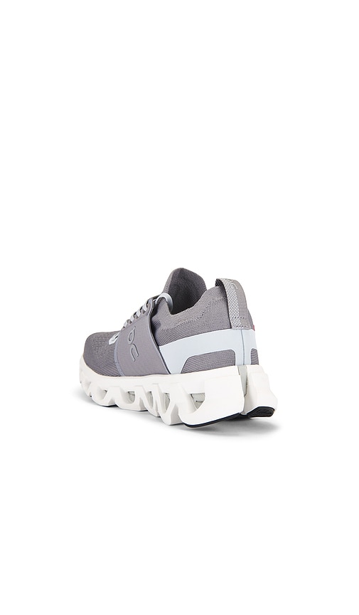  On Sneakers Cloudswift 4 In Grey. Größe 7. Also In 7.5, 8, 8.5, 9, 9.5, 10, 10.5, 11, 11.5, 12, 12.5, 13. 
