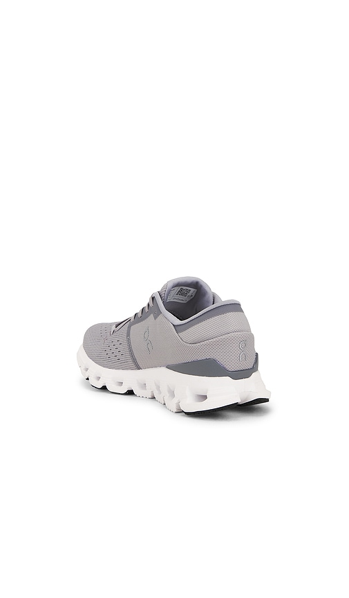  On Sneakers Cloud X 4 In Grey. Größe 7. Also In 7.5, 8, 8.5, 9, 9.5, 10, 10.5, 11, 11.5, 12, 12.5, 13. 